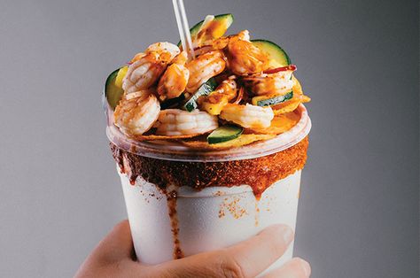 micheladas locas de camarón y cueritos