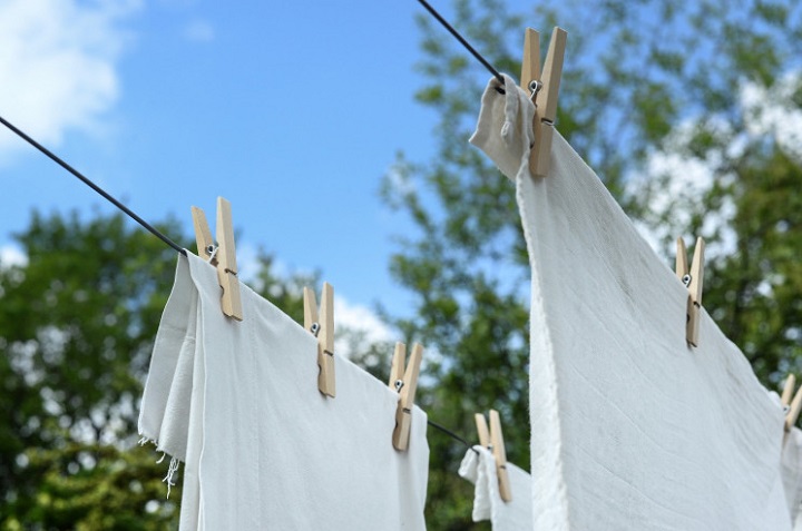 Cómo blanquear manchas en la ropa blanca con bicarbonato 0