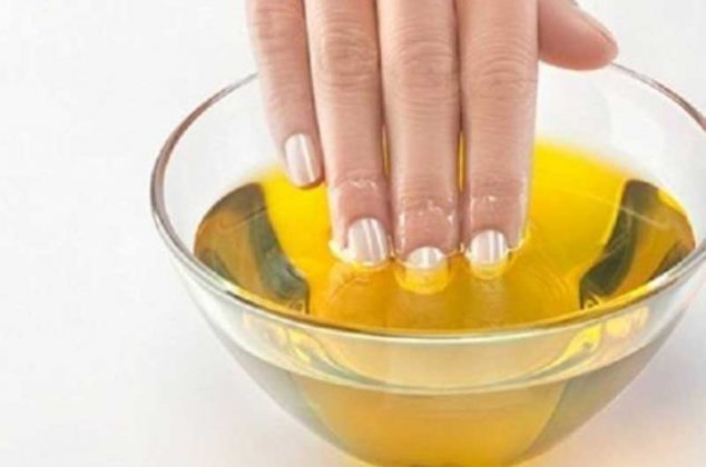 Aprende cómo quitar uñas de acrílico usando aceite de oliva