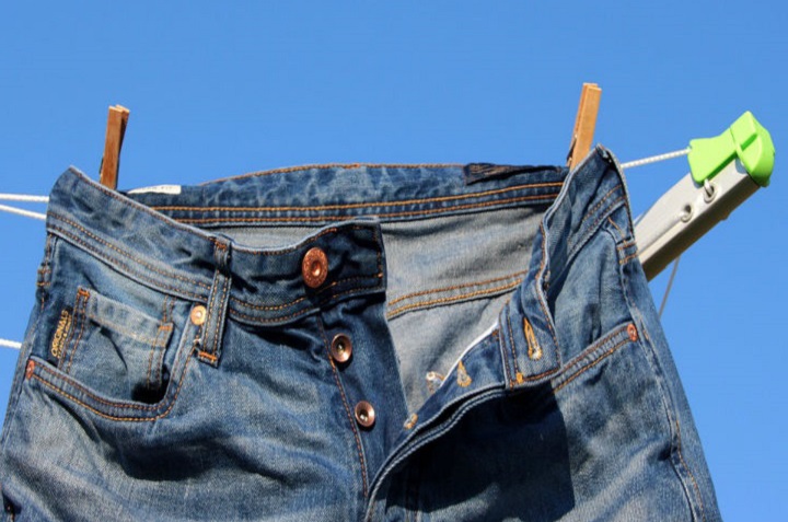 consejos para lavar pantalones de mezclilla