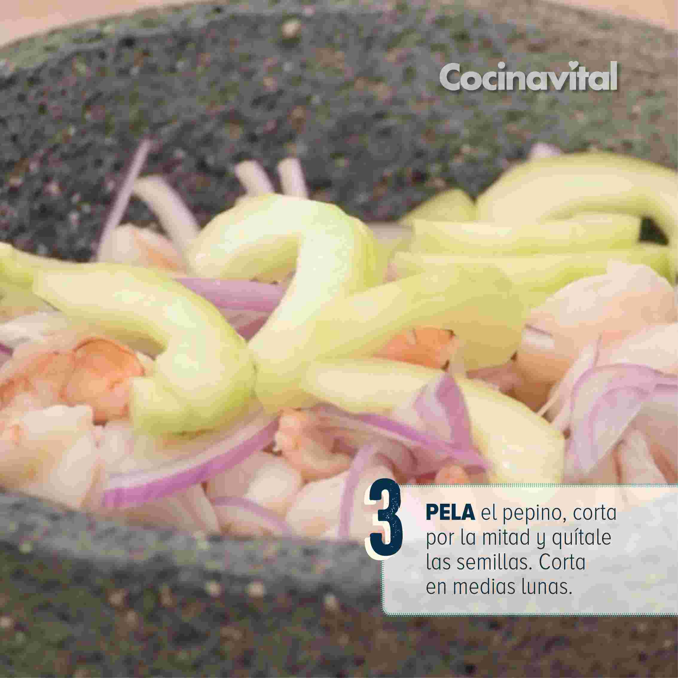 Paso 3 Cómo preparar el aguachile en molcajete