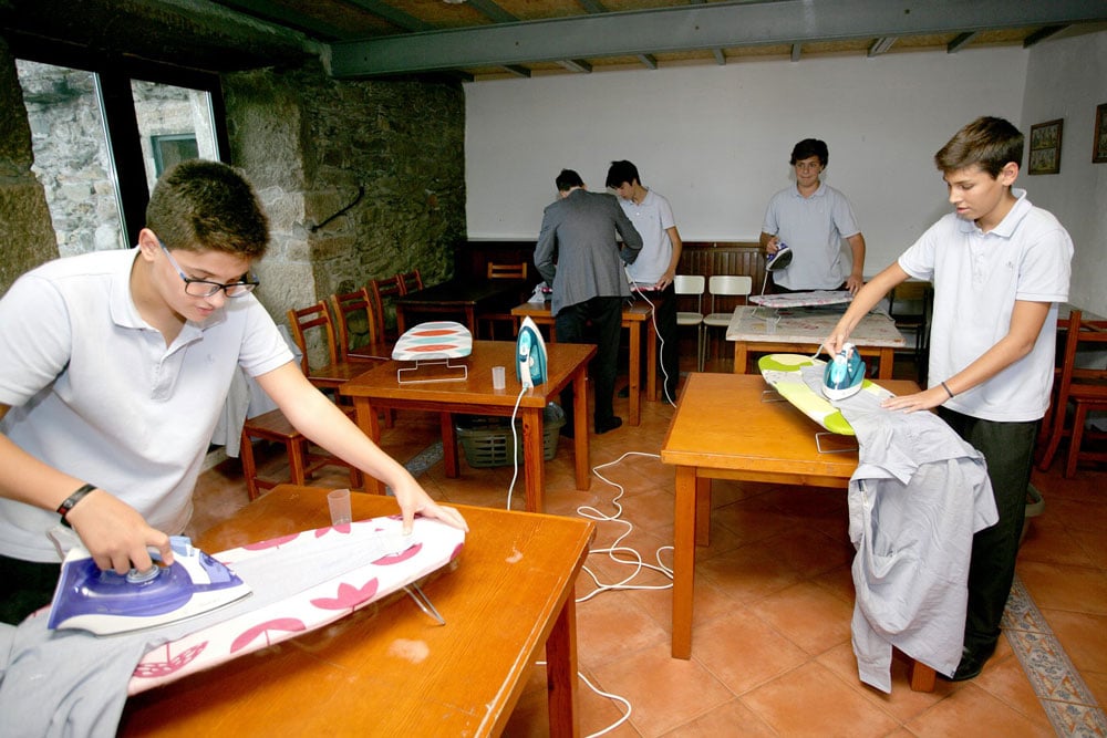 escuela enseña a niños a cocinar