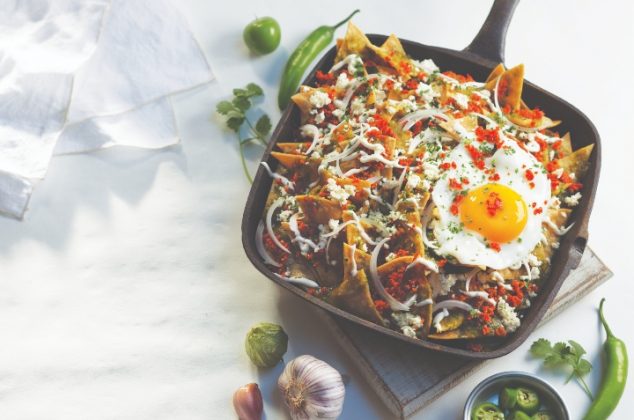 Cómo hacer chilaquiles verdes con chorizo ¡En menos de 30 minutos!