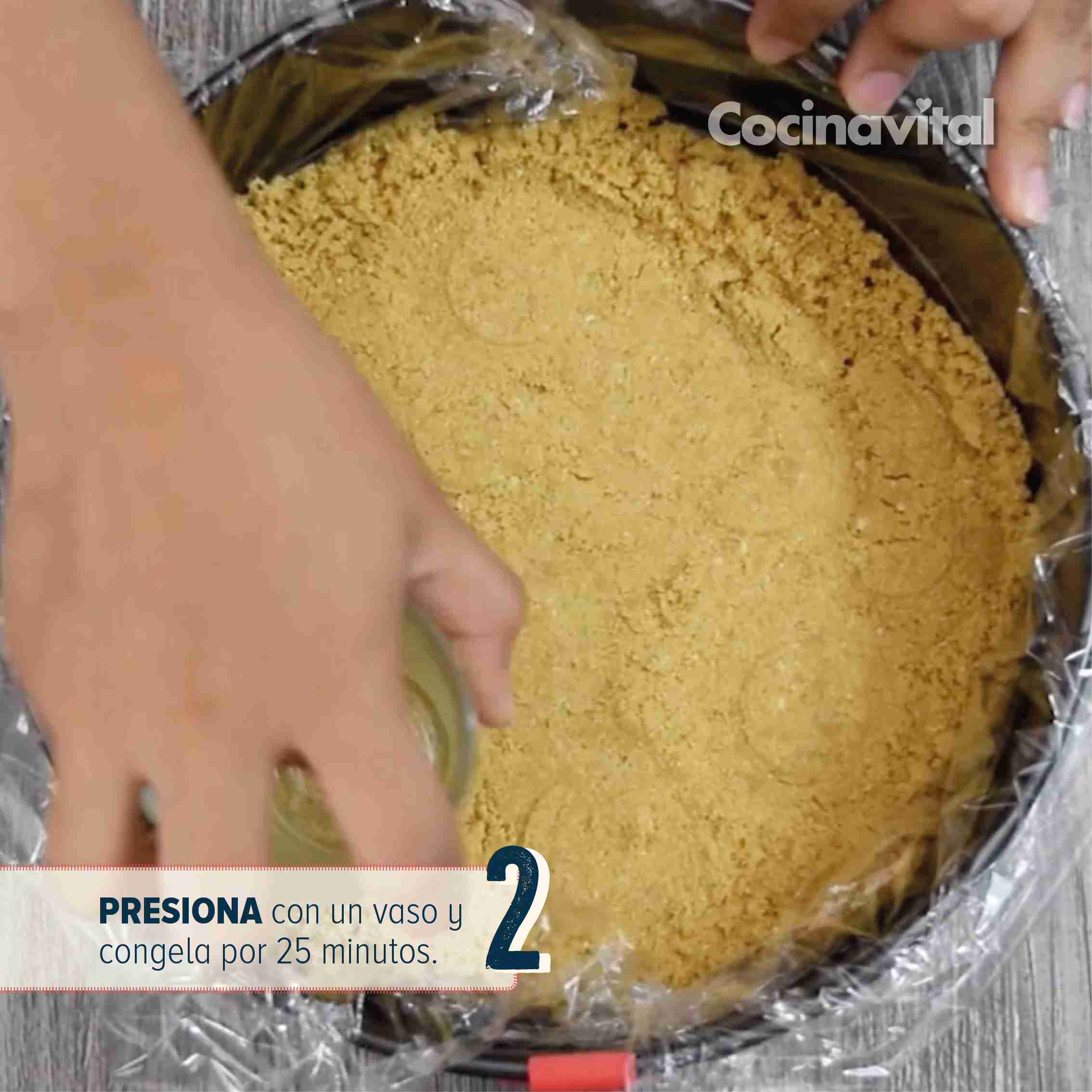 Presiona las galletas y refrigera