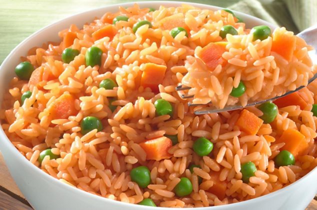 Cómo preparar arroz rojo paso a paso, más tips para que no se pegue