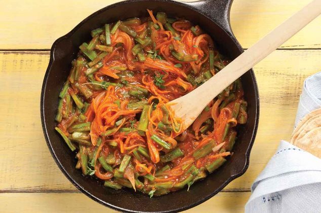 tostadas de tinga de nopales