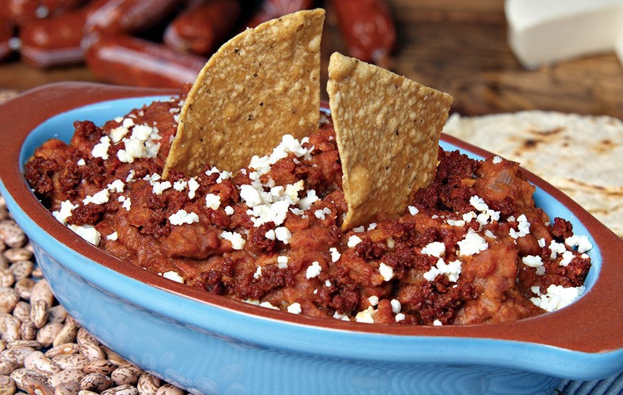 frijoles com chorizo