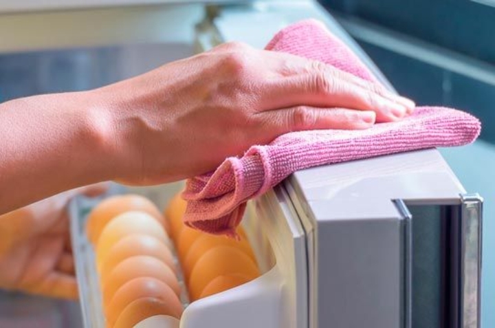 cómo limpiar gomas de la puerta del refrigerador