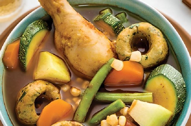 Receta del tradicional tesmole de pollo estilo Veracruz con chochoyotes