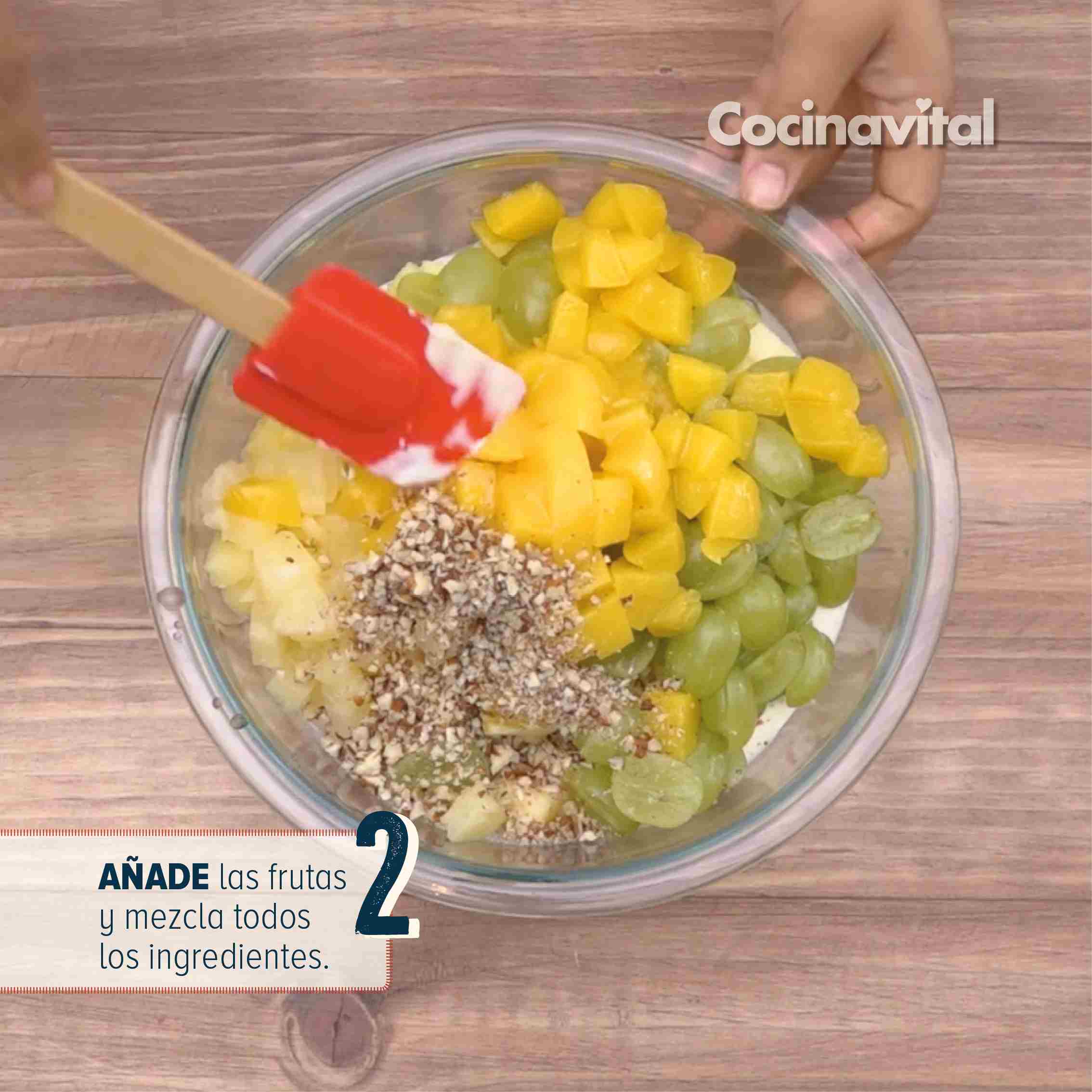 Añade las frutas