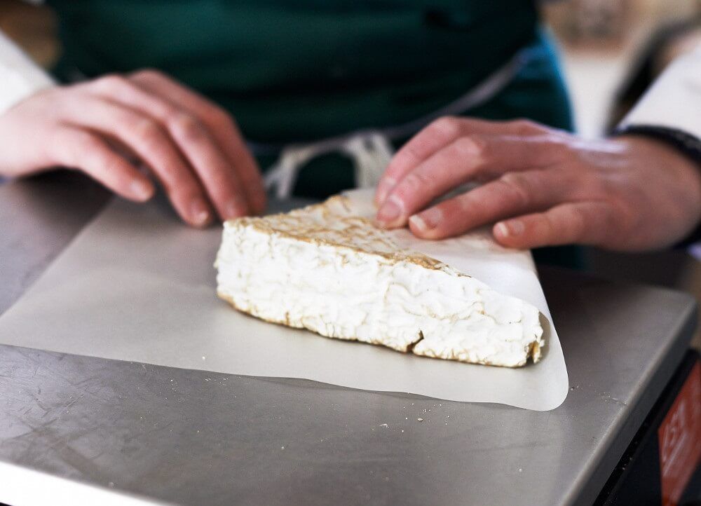 cómo envolver el queso para que dure más