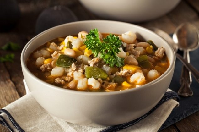 Cómo preparar delicioso caldo de gallina pinta estilo Sonora