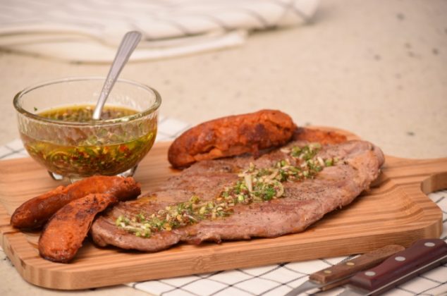 Cómo hacer chimichurri para parrilladas en 10 minutos