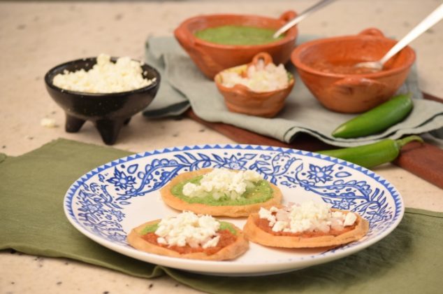 Exquisitas pellizcadas veracruzanas de salsa roja y verde