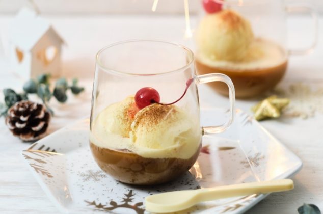 Delicioso affogato navideño en 4 sencillos pasos