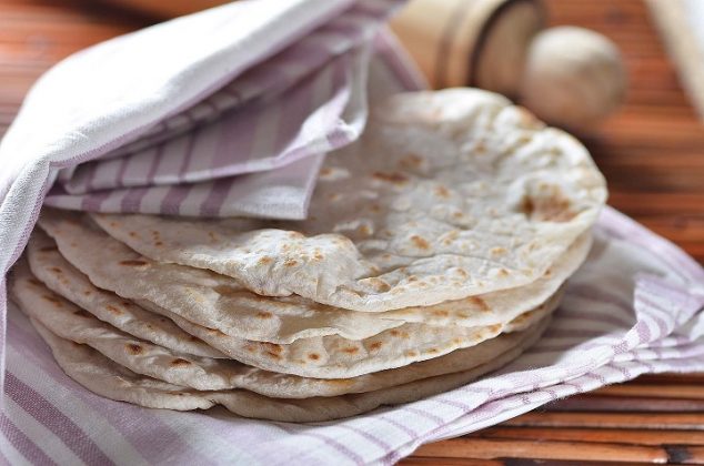 Cómo hacer tortillas de harina con 4 ingredientes, según la abuela