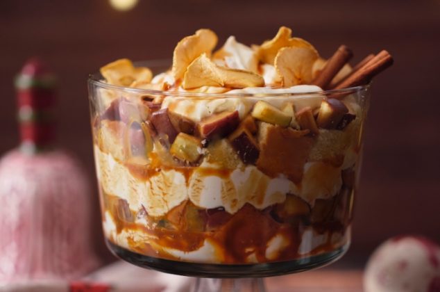 Receta de triffle navideño de manzana con mousse de caramelo