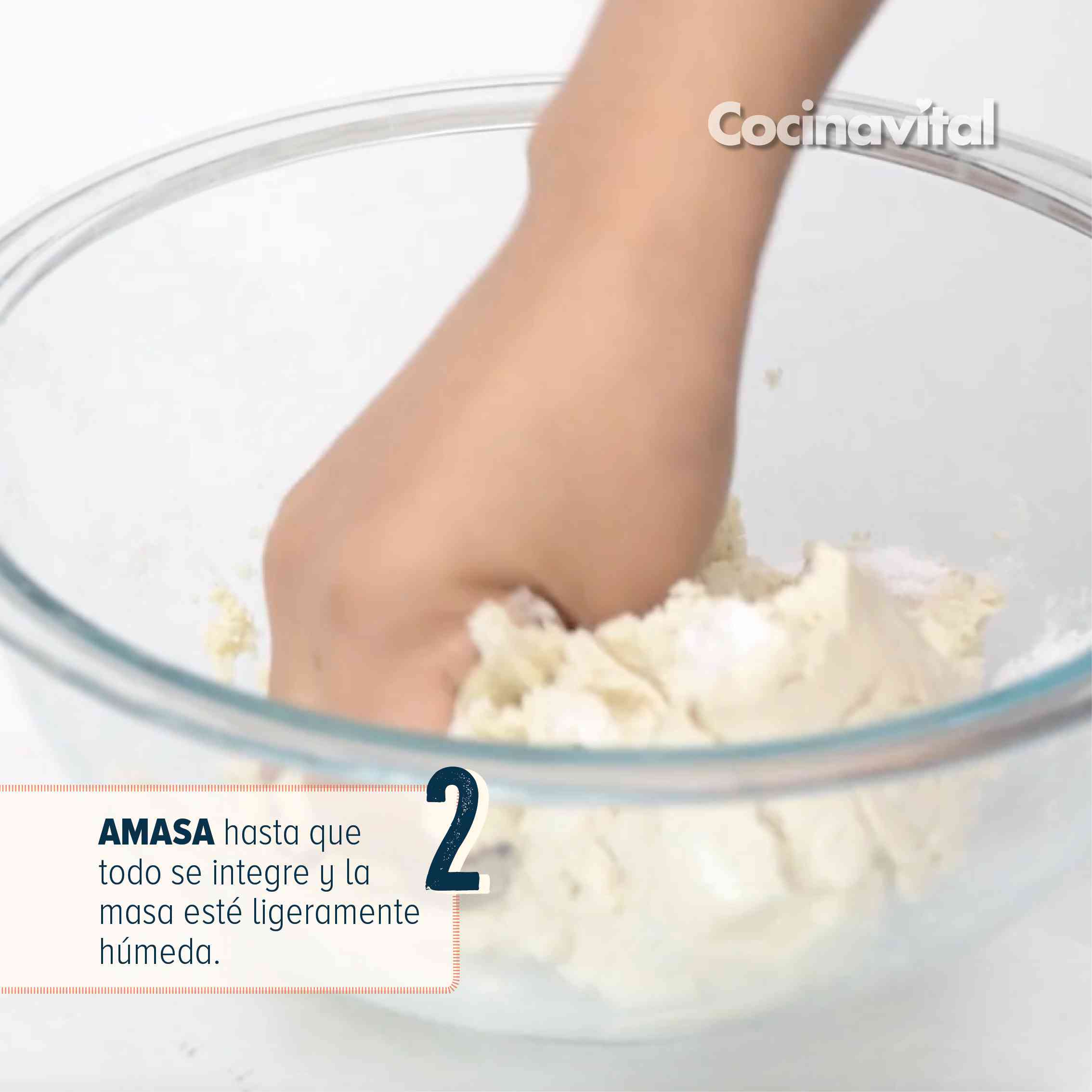 Amasa hasta que todo se integre