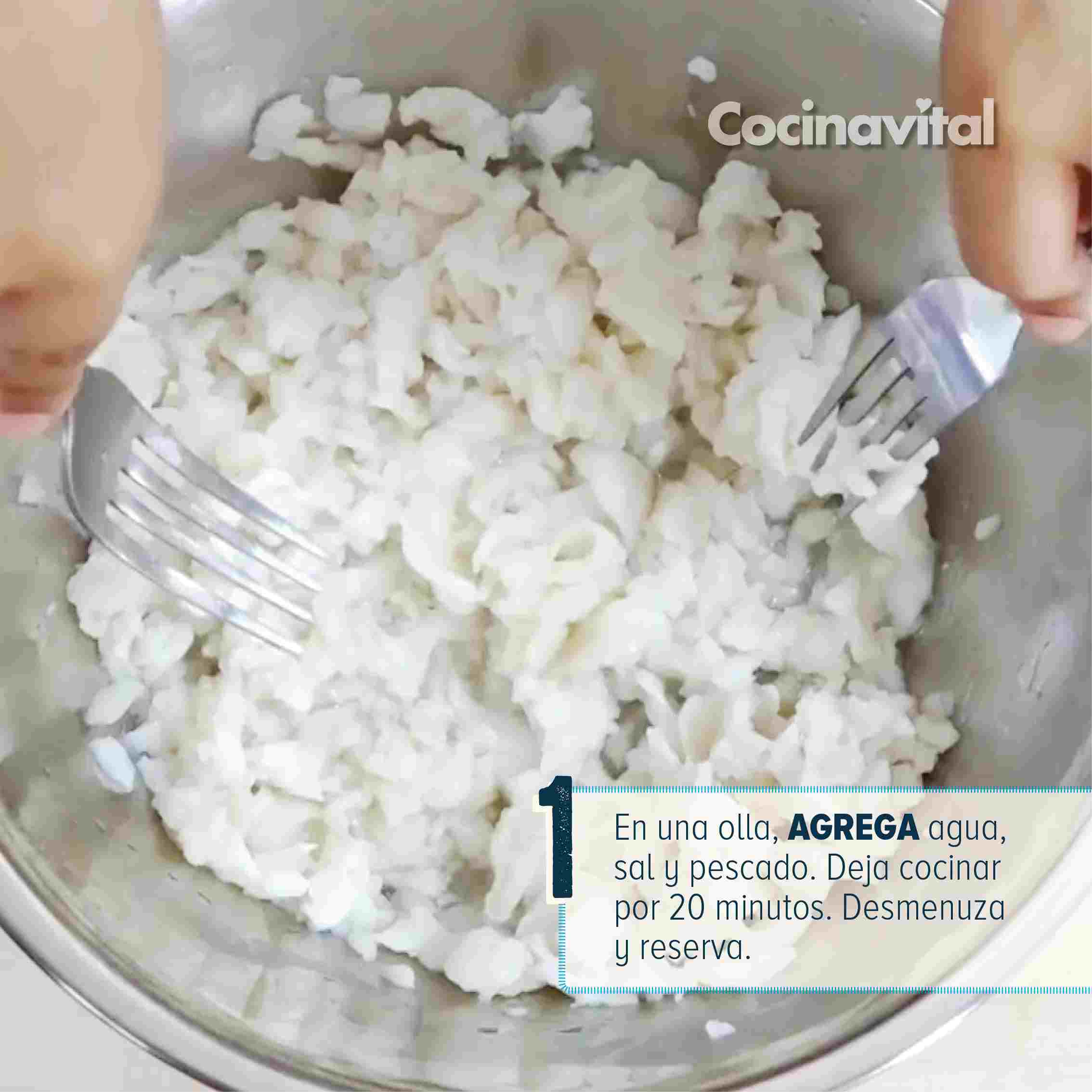 Agrega los ingredientes en un tazón