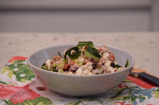 Saludable ensalada de pepino con atún en 5 pasos