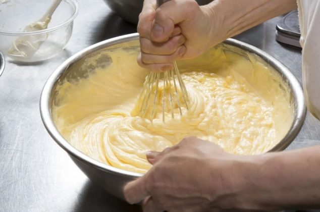 Aprende cómo hacer crema pastelera en microondas