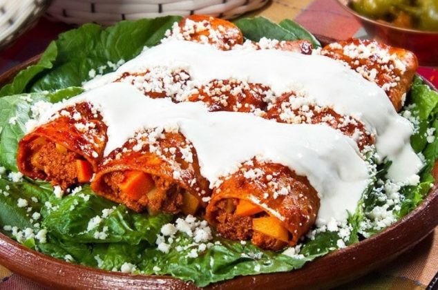 Cómo hacer enchiladas de guajillo estilo Guerrero en 5 pasos