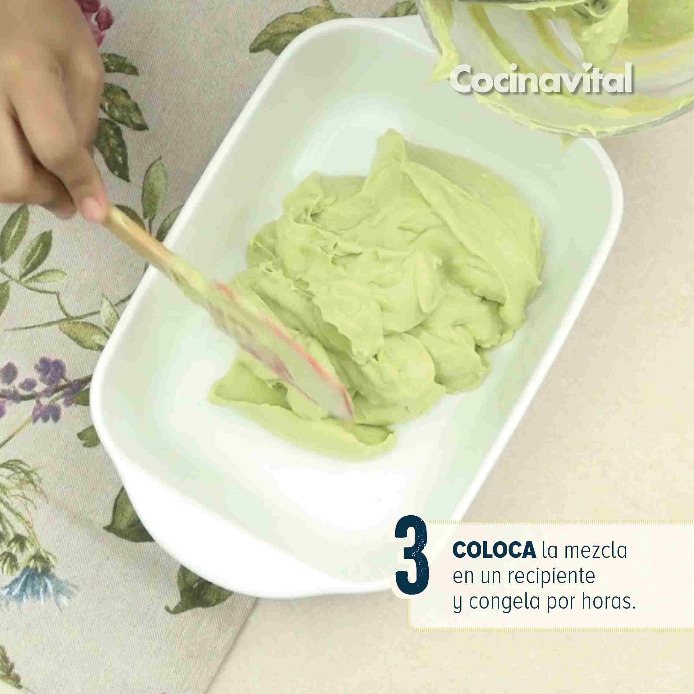 Coloca la mezcla en un recipiente