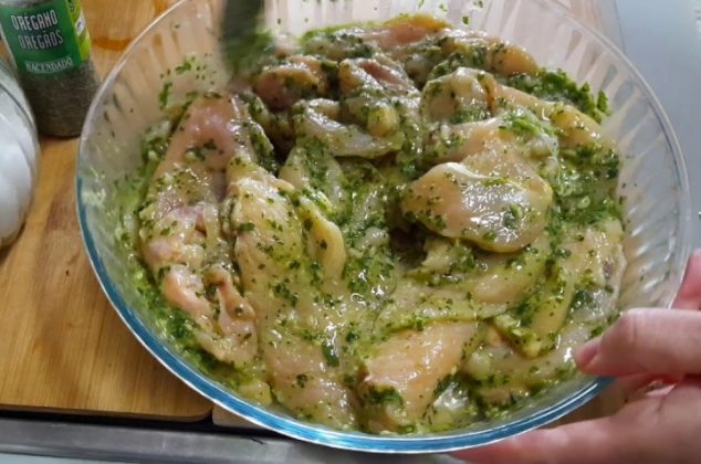 Cómo marinar pechugas de pollo para hacerlas a la plancha o a las brasas