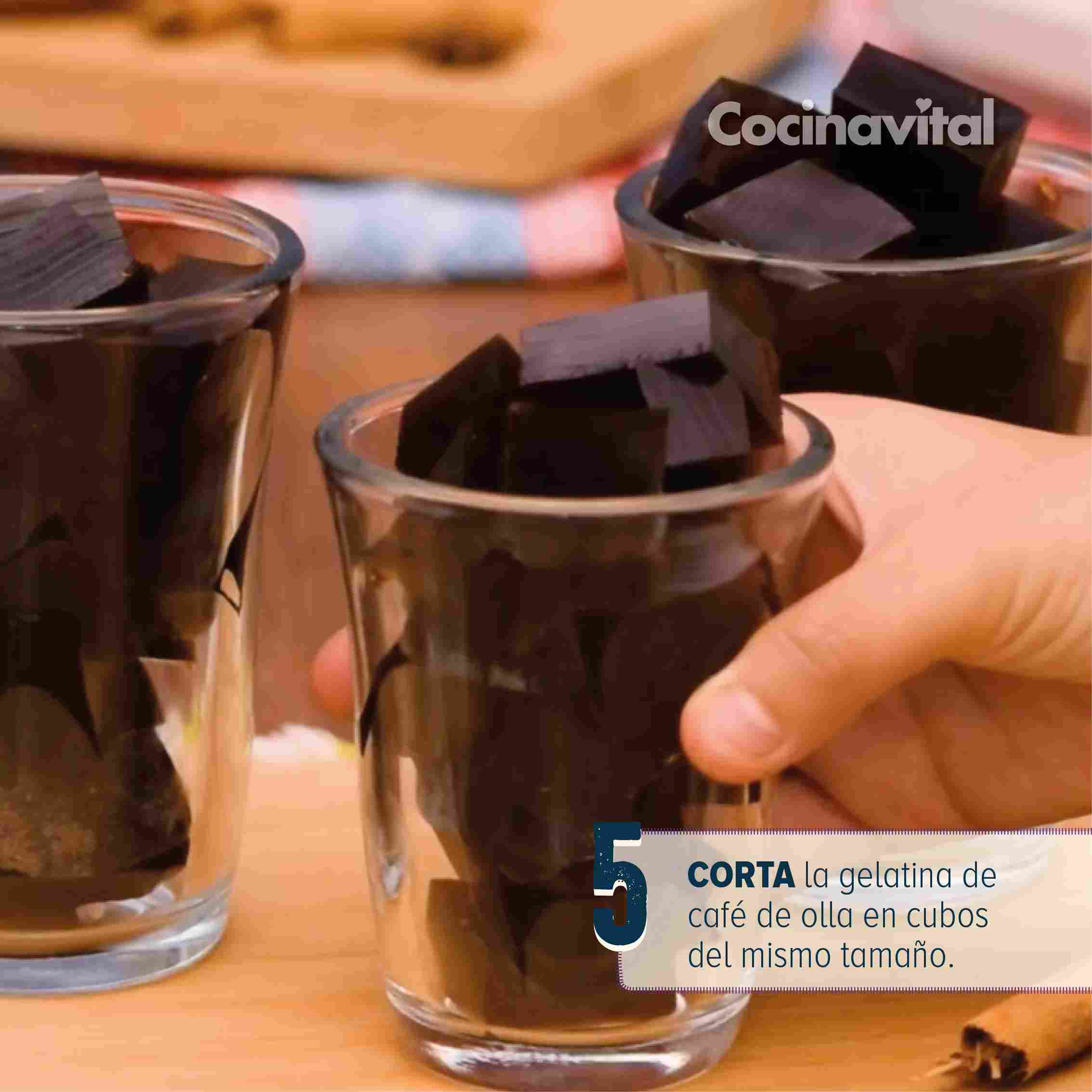 Corta la gelatina de café