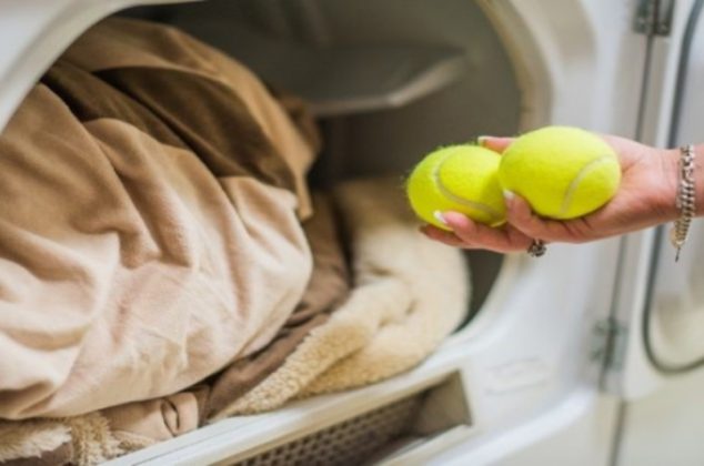 pelotas de tenis en lavadora