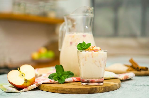 Refrescante bebida de Horchata de manzana con canela