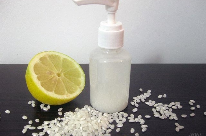 tónico de agua de arroz