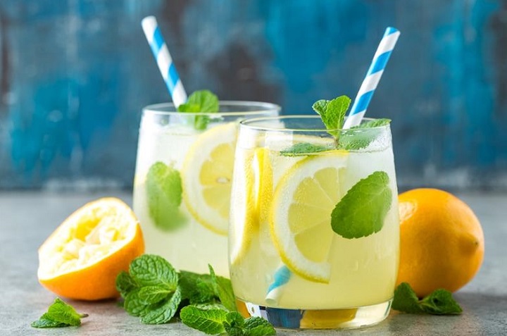 Cómo preparar agua de menta con limón + beneficios
