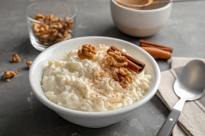 Cremoso arroz con leche tradicional con la receta de la abuela