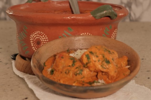 Delicioso Pollo encacahuatado, receta tradicional y rendidora