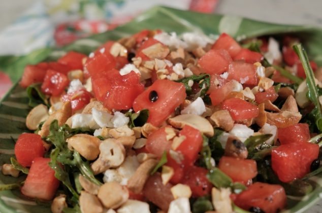 Deliciosa ensalada de sandía horneada con queso feta