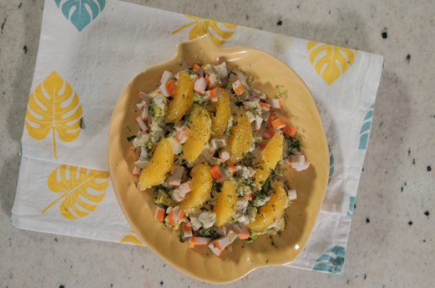 Ensalada de surimi y naranja, receta fácil y fresca