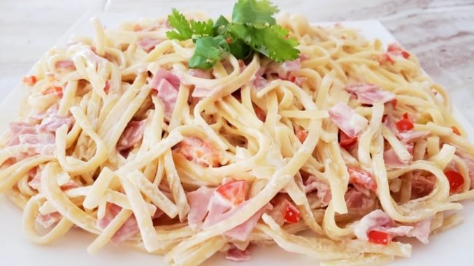 spaghetti a la crema con jamón receta