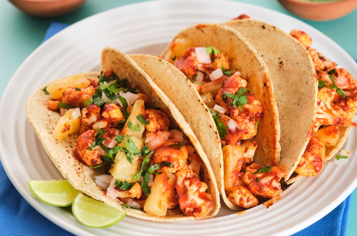 tacos de coliflor al pastor