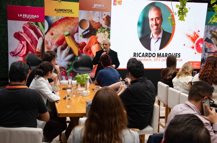 Creada por 250 chefs profesionales de 50 cocinas diferentes que preparan 200 millones de platillos al día, UFS cuenta con marcas de renombre como: Knorr Professional, Hellmann's y Carte d'Or, así como personas emprendedoras de enorme talento que trabajan estrechamente con chefs y socios distribuidores diariamente. 