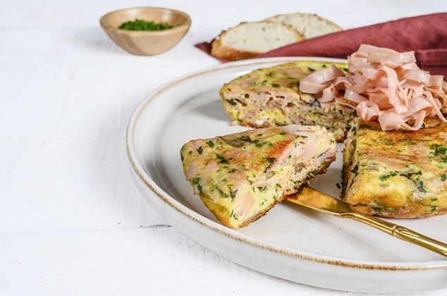 Tortilla de champiñones y pechuga de pavo