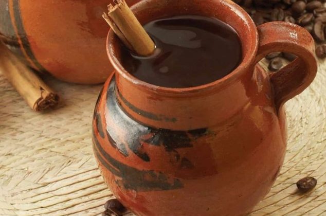 ¿Cómo hacer café de olla con capomo?