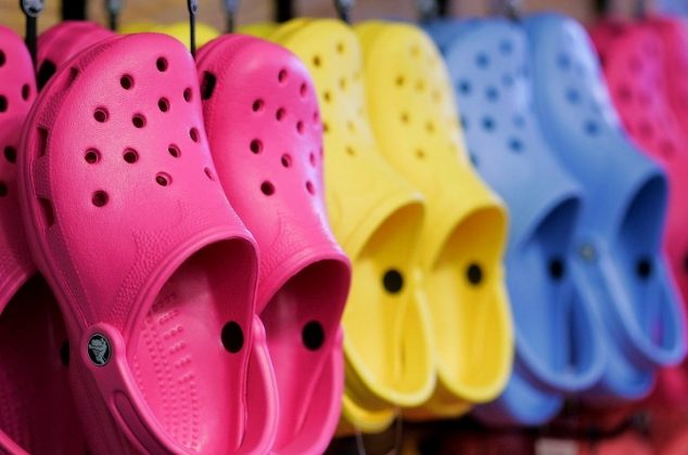 Cómo limpiar las Crocs: Guía de Limpieza 2023