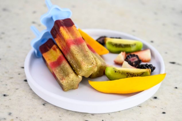 Refrescantes paletas de frutas naturales con chía