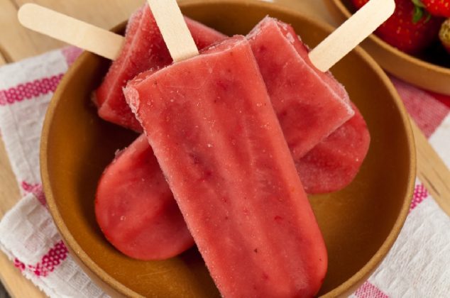 Prepara unas paletas heladas de jamaica en 4 pasos + beneficios