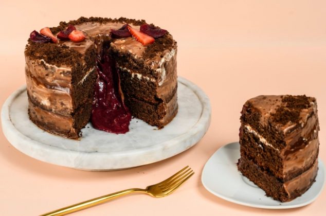 Pastel de chocolate húmedo, receta casera y fácil de hacer