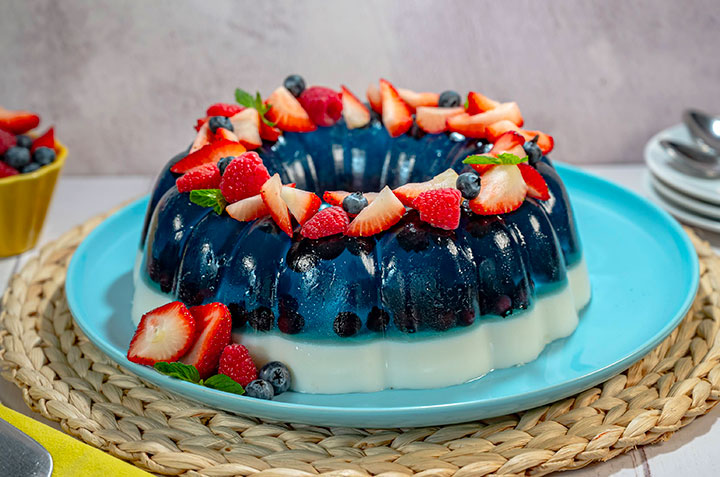 Rosca de queso y mora azul