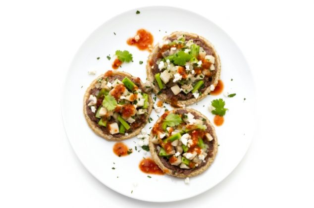 Receta de sopes de frijoles, antojito mexicano delicioso