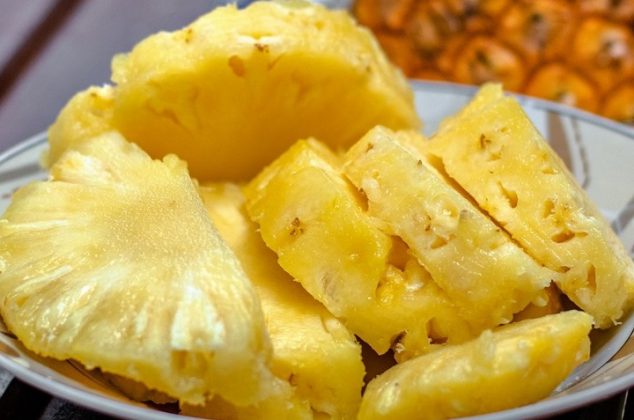 Esta es la manera de conservar la piña cortada en el refrigerador