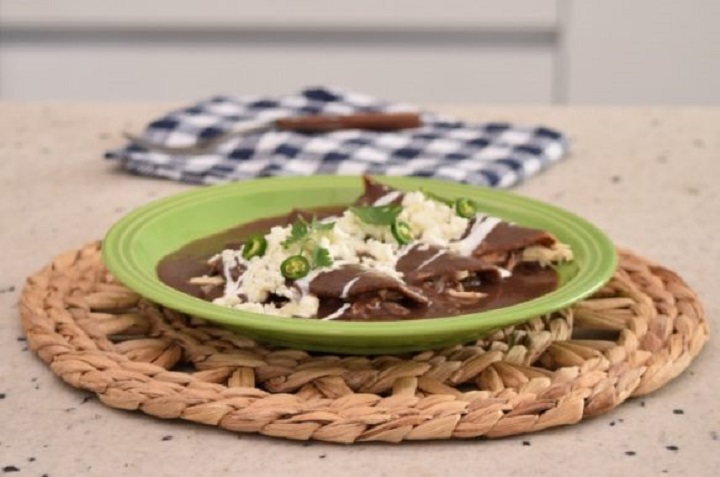 Deliciosas enfrijoladas tradicionales en 5 pasos